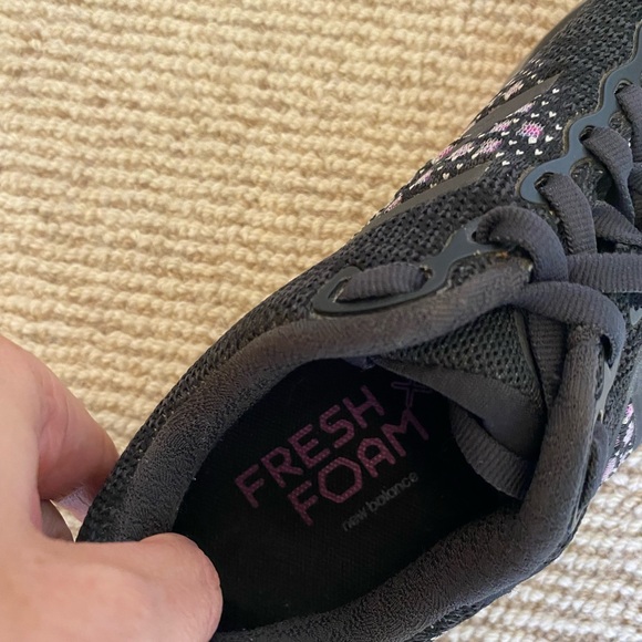 New Balance Sneaks - Picture 5 of 6